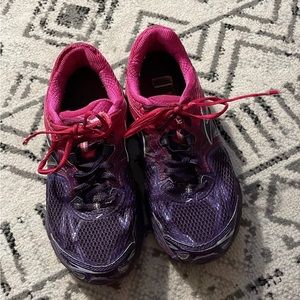 Brooks Running Shoes, Ravena, Size 8, Pink/Purple